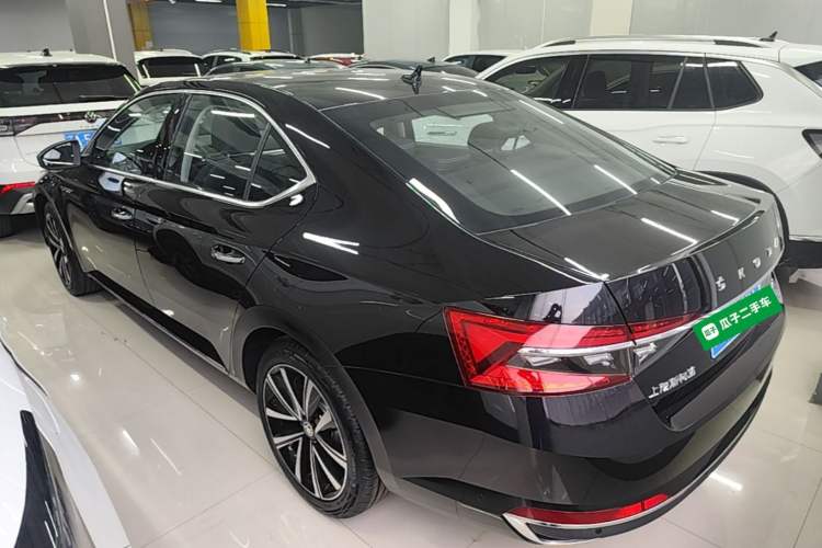 Used Skoda Superb 2025 TSI280 DSG Luxury Edition Rear Left 45 Deg