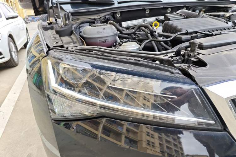 Used Skoda Superb 2025 TSI280 DSG Luxury Edition Right Front Headlight