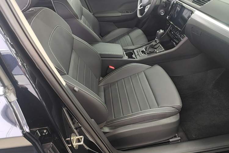 Used Skoda Superb 2025 TSI280 DSG Luxury Edition Right Front Seat