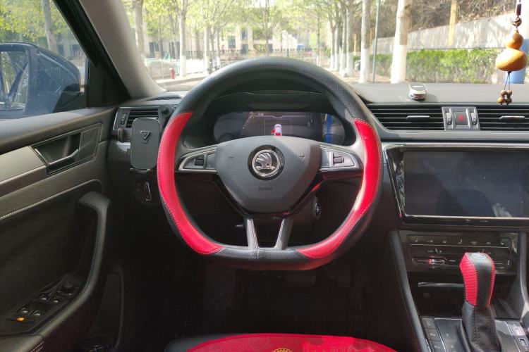 Used Skoda Superb 2025 TSI280 DSG Luxury Edition Steering Wheel