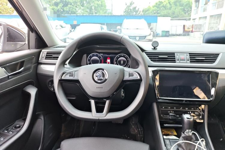 Used Skoda Superb 2025 TSI280 DSG Luxury Edition Steering Wheel