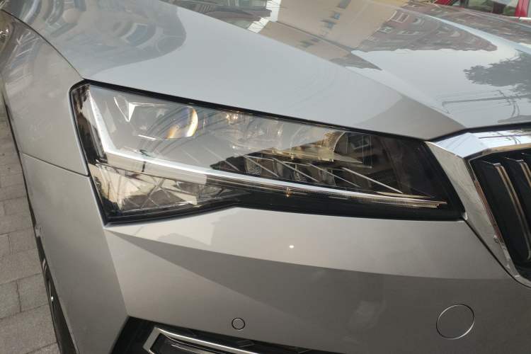 Used Skoda Superb 2025 TSI280 DSG Luxury Edition Exterior 6