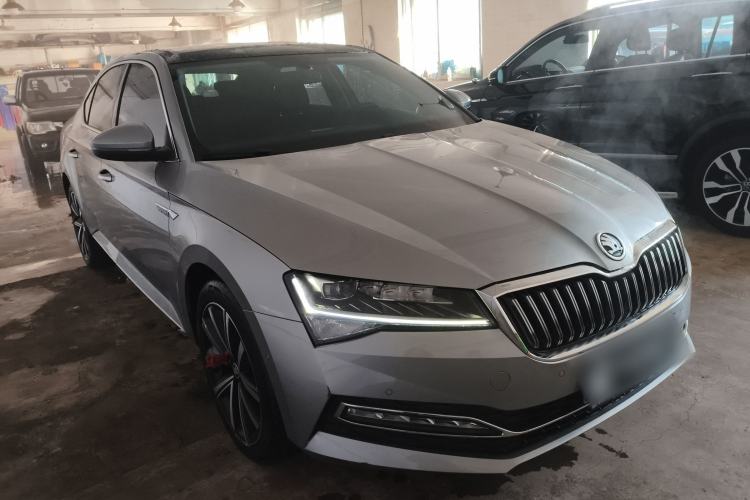 Used Skoda Superb 2025 TSI280 DSG Luxury Edition Front Right 45 Deg