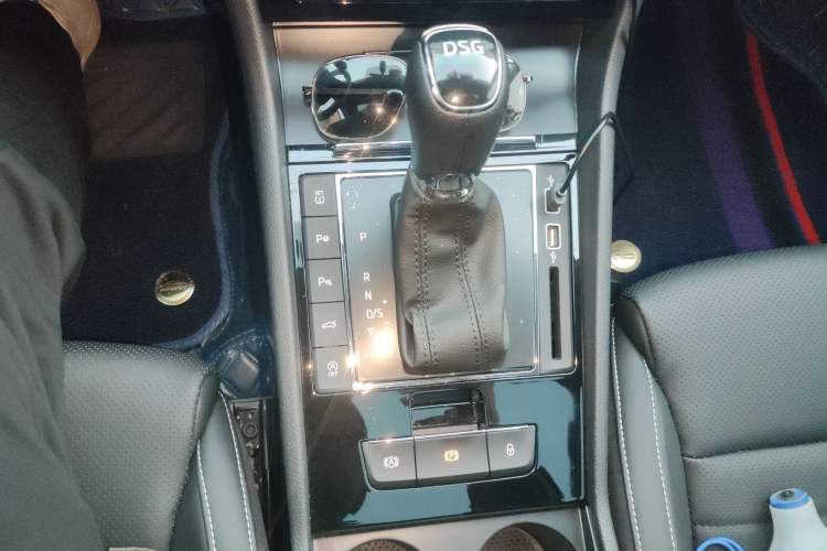 Used Skoda Superb 2025 TSI280 DSG Luxury Edition Gear Lever