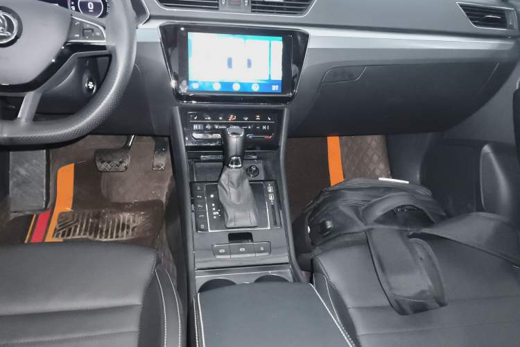 Used Skoda Superb 2025 TSI280 DSG Luxury Edition Gear Lever