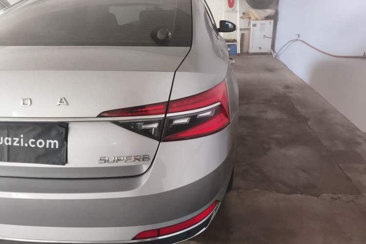 Used Skoda Superb 2025 TSI280 DSG Luxury Edition Right Rear Taillight