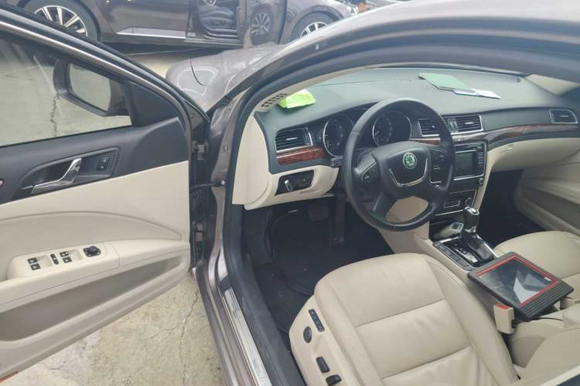 Used Skoda Superb Combi 2014 2.0 TSI Prestige Edition Driver Seat