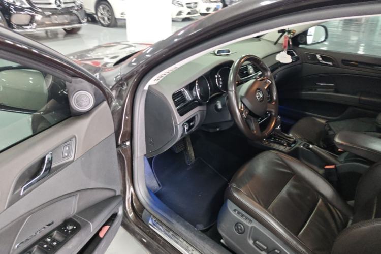 Used Skoda Superb Combi 2014 2.0 TSI L&K Limited Edition Driver Seat