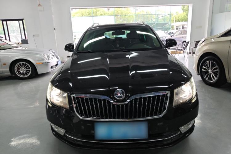 Used Skoda Superb Combi 2014 2.0 TSI L&K Limited Edition Front