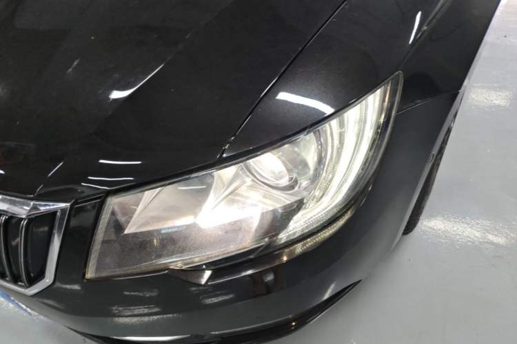 Used Skoda Superb Combi 2014 2.0 TSI L&K Limited Edition Left Front Headlight