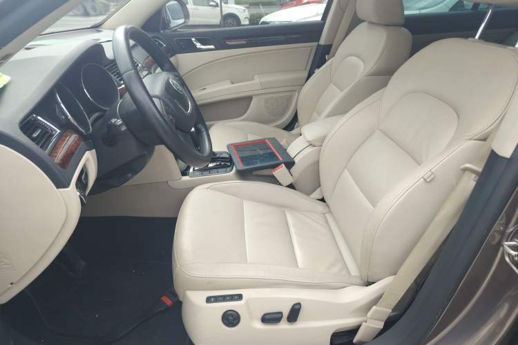 Used Skoda Superb Combi 2014 2.0 TSI Prestige Edition Left Front Seat