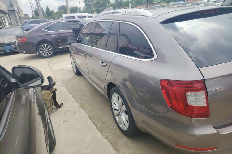 Used Skoda Superb Combi 2014 2.0 TSI Prestige Edition Left Side