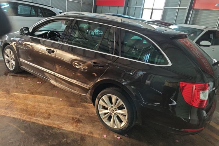 Used Skoda Superb Combi 2014 2.0 TSI Prestige Edition Rear Left 45 Deg