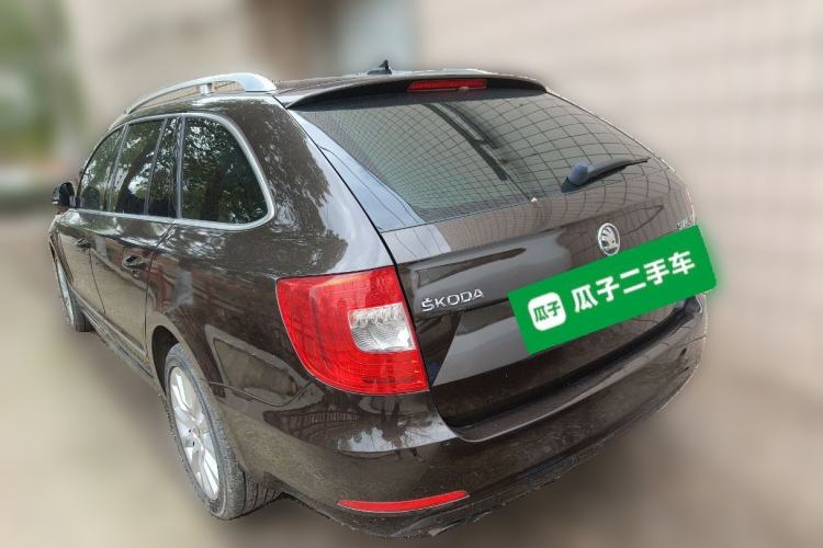 Used Skoda Superb Combi 2014 2.0 TSI L&K Limited Edition Rear Left 45 Deg
