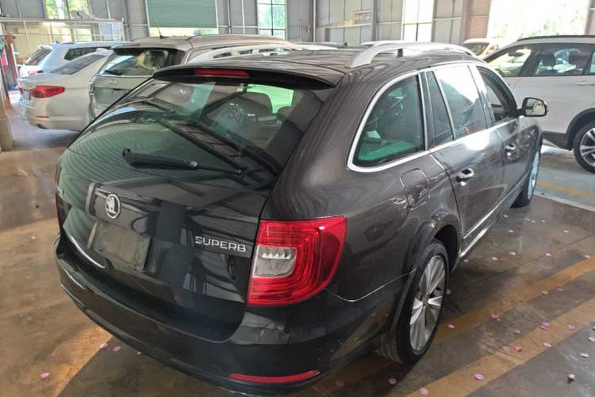Used Skoda Superb Combi 2014 2.0 TSI Prestige Edition Rear Right 45 Deg