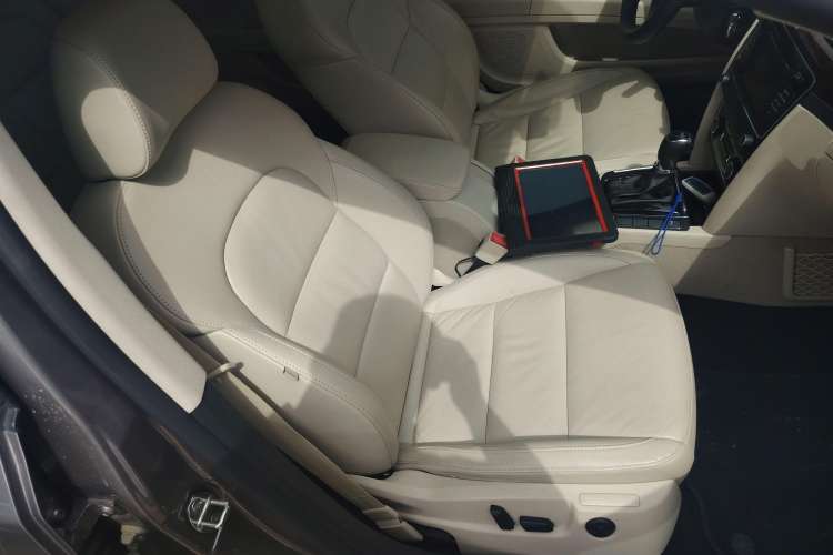 Used Skoda Superb Combi 2014 2.0 TSI Prestige Edition Right Front Seat