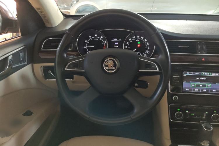 Used Skoda Superb Combi 2014 2.0 TSI Prestige Edition Steering Wheel