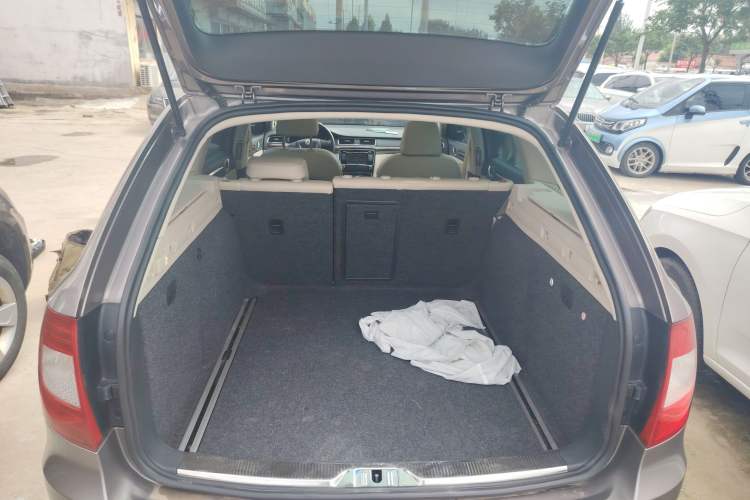 Used Skoda Superb Combi 2014 2.0 TSI Prestige Edition Trunk