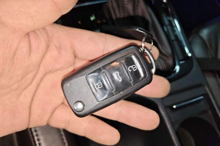 Used Skoda Superb Combi 2014 2.0 TSI L&K Limited Edition Vehicle Key