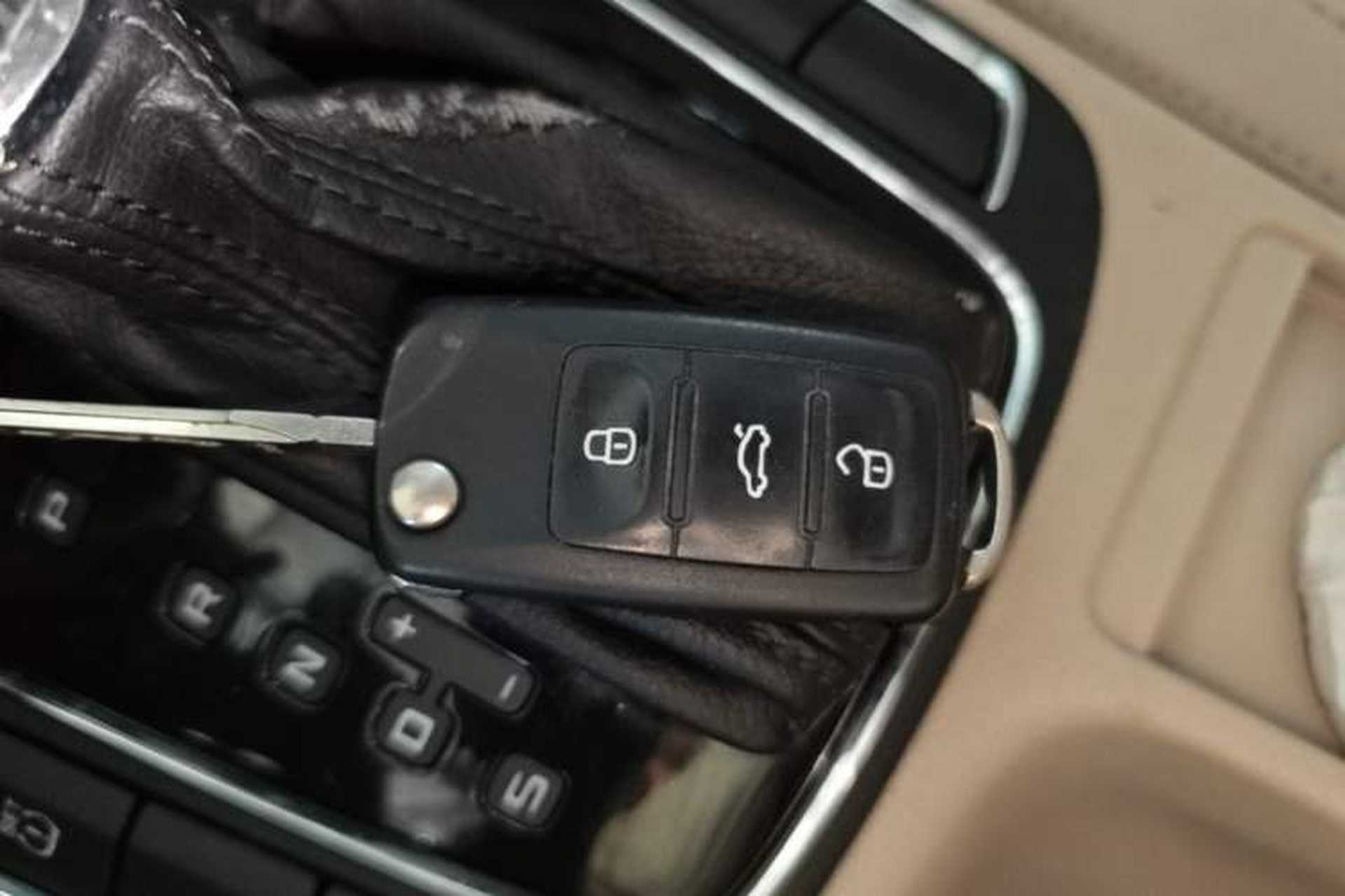 Used Skoda Superb Combi 2014 2.0 TSI Prestige Edition Vehicle Key