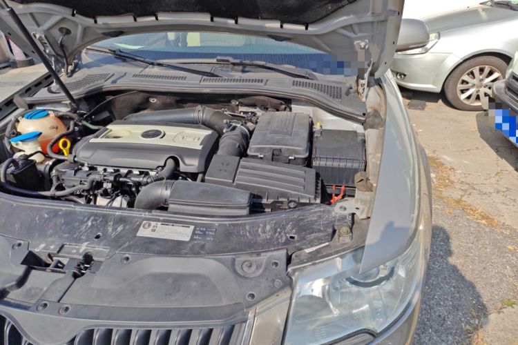 Used Skoda Superb Combi 2014 2.0 TSI Prestige Edition Engine Bay Left