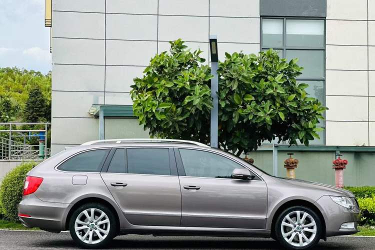 Used Skoda Superb Combi 2014 2.0 TSI Prestige Edition Exterior 3