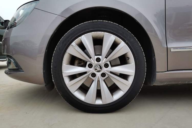 Used Skoda Superb Combi 2014 2.0 TSI Prestige Edition Exterior 3