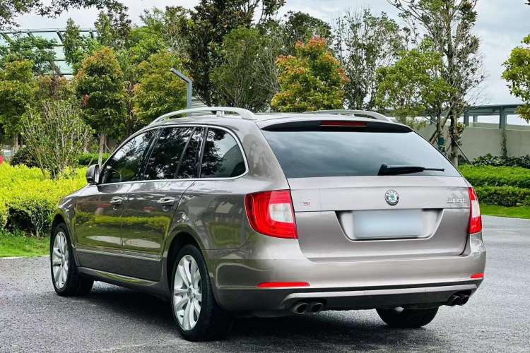Used Skoda Superb Combi 2014 2.0 TSI Prestige Edition Exterior 4