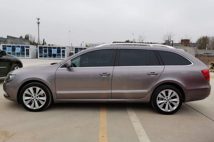 Used Skoda Superb Combi 2014 2.0 TSI Prestige Edition Exterior 4
