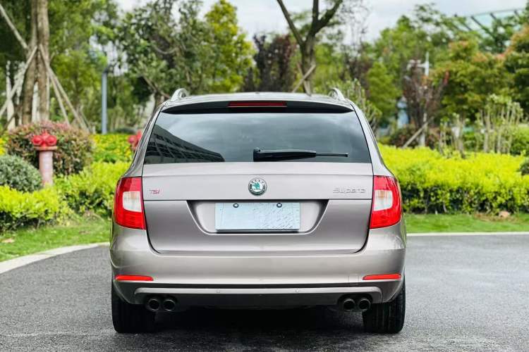 Used Skoda Superb Combi 2014 2.0 TSI Prestige Edition Exterior 5