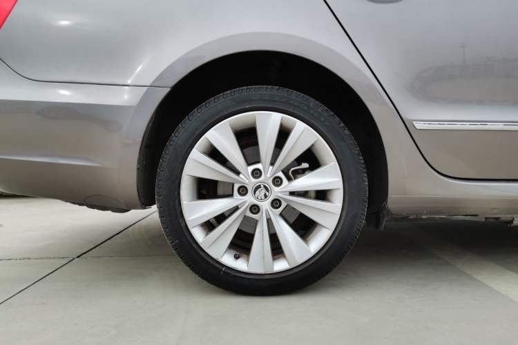 Used Skoda Superb Combi 2014 2.0 TSI Prestige Edition Exterior 8