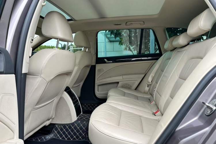 Used Skoda Superb Combi 2014 2.0 TSI Prestige Edition Interior 2