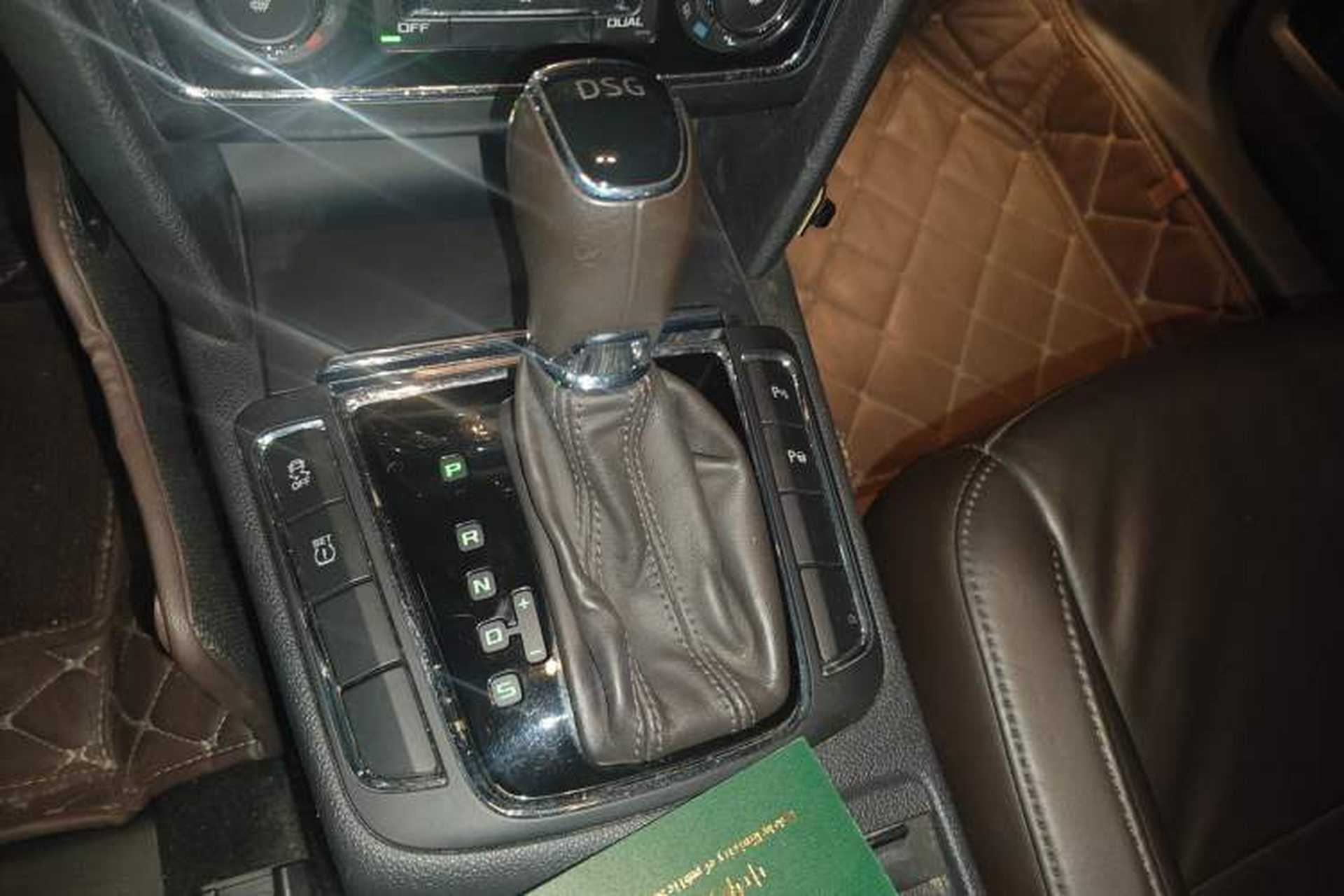 Used Skoda Superb Combi 2014 2.0 TSI Prestige Edition Gear Lever