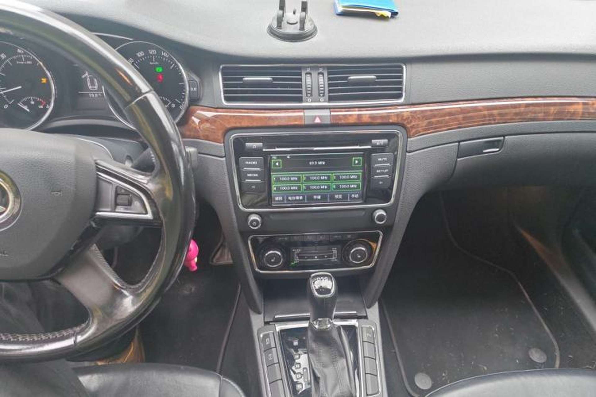 Used Skoda Superb Combi 2014 2.0 TSI Prestige Edition Audio And AC Panel