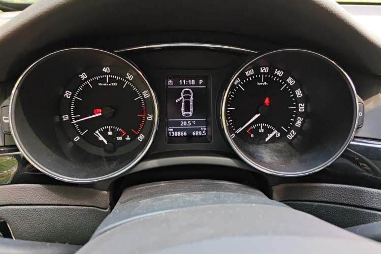Used Skoda Superb Combi 2014 2.0 TSI L&K Limited Edition Instrument Cluster