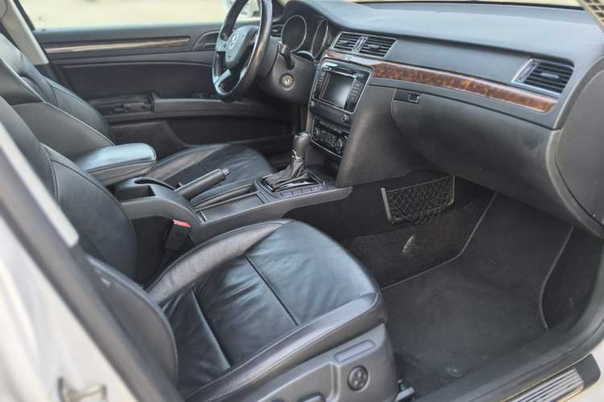 Used Skoda Superb Combi 2014 2.0 TSI Prestige Edition Interior 3