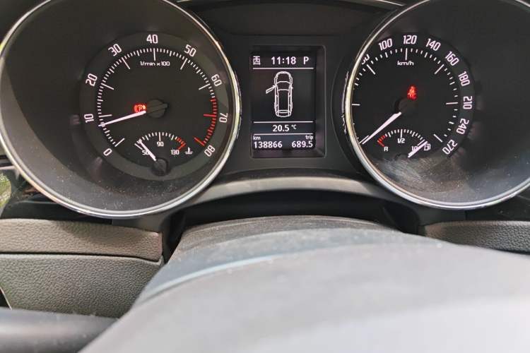 Used Skoda Superb Combi 2014 2.0 TSI L&K Limited Edition Odometer Close Up