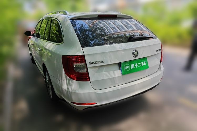 Used Skoda Superb Combi 2014 2.0 TSI L&K Limited Edition Rear Left 45 Deg