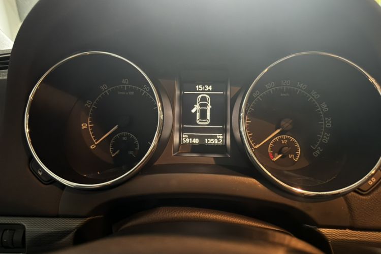 Used Skoda Yeti 2016 1.4TSI DSG Style Edition Odometer Close Up