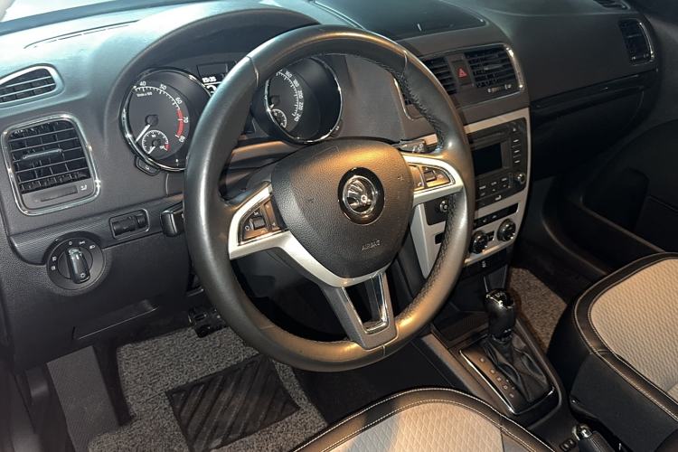 Used Skoda Yeti 2016 1.4TSI DSG Style Edition Steering Wheel