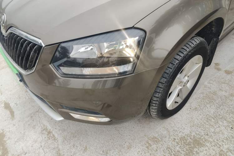 Used Skoda Yeti 2016 1.4TSI DSG Advanced Edition Left Front Headlight