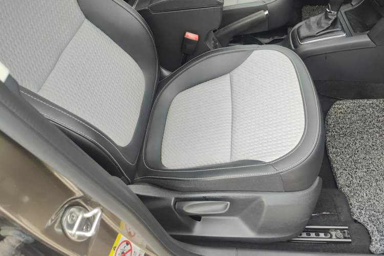 Used Skoda Yeti 2016 1.4TSI DSG Advanced Edition Right Front Seat