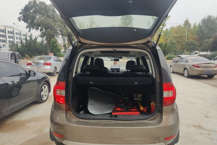 Used Skoda Yeti 2016 1.4TSI DSG Advanced Edition Trunk