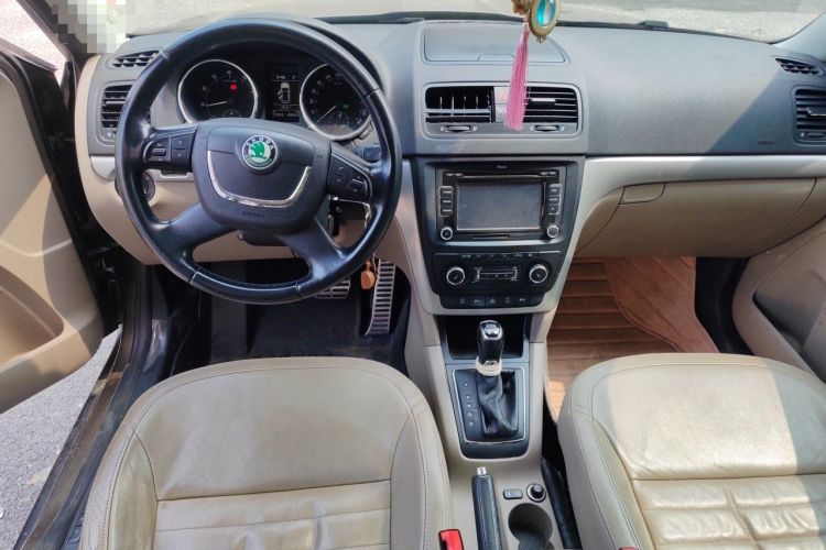 Used Skoda Yeti 2013 1.8T DSG Prestige Edition Center Console
