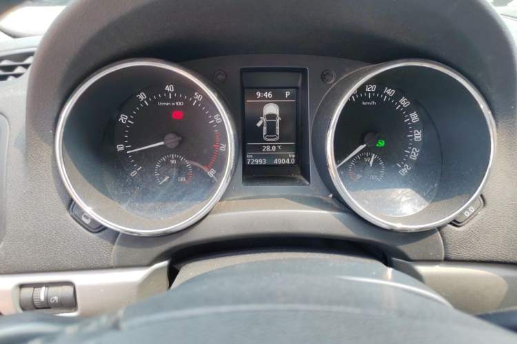 Used Skoda Yeti 2013 1.8T DSG Prestige Edition Odometer Close Up