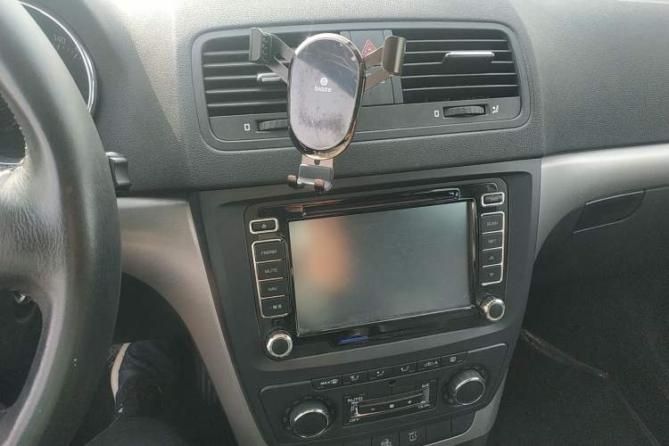 Used Skoda Yeti 2013 1.8T DSG Luxury Edition Audio And AC Panel