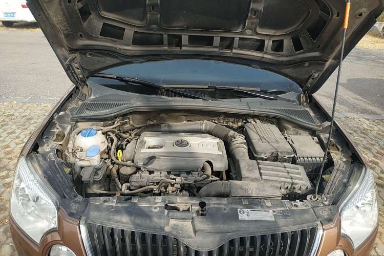 Used Skoda Yeti 2013 1.8T DSG Luxury Edition Engine Bay