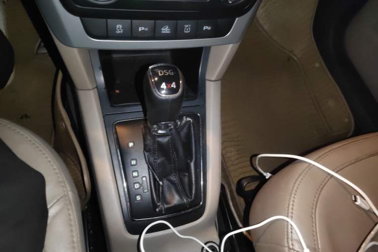 Used Skoda Yeti 2013 1.8T DSG Prestige Edition Gear Lever