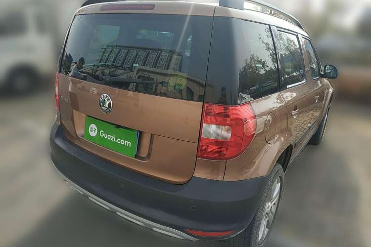 Used Skoda Yeti 2013 1.8T DSG Luxury Edition Rear Right 45 Deg