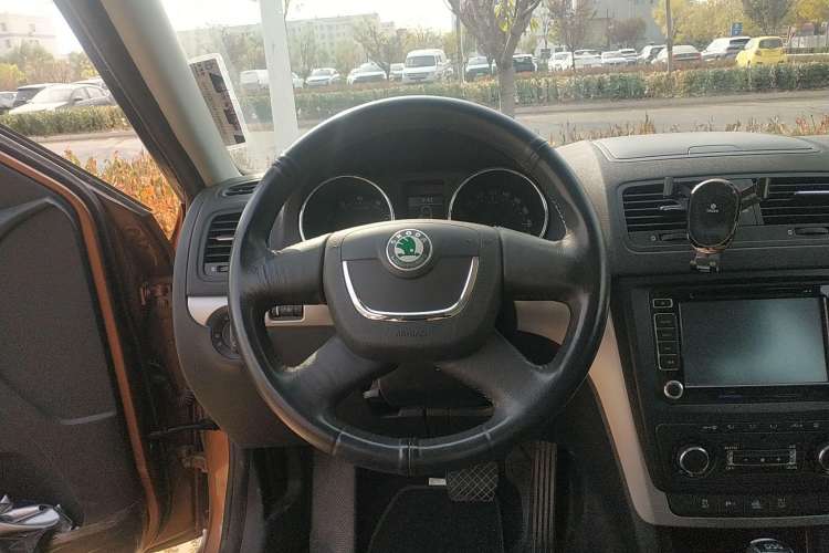 Used Skoda Yeti 2013 1.8T DSG Luxury Edition Steering Wheel